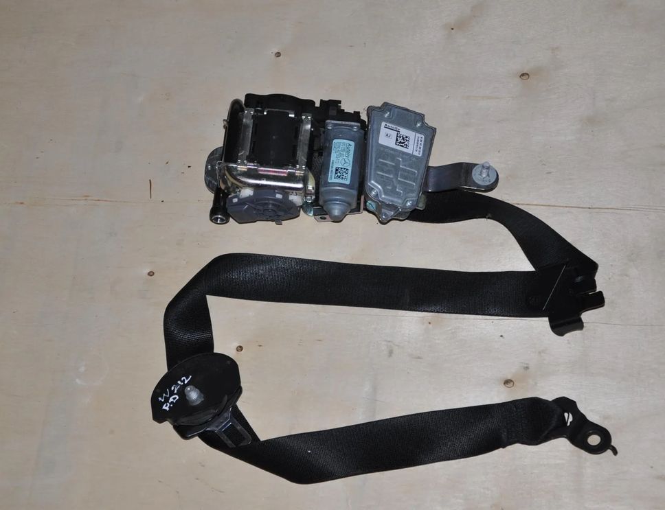 MERCEDES-BENZ E-Class W212/S212/C207/A207 (2009-2016) Forreste højre sikkerhedssele 610035800D 23482913