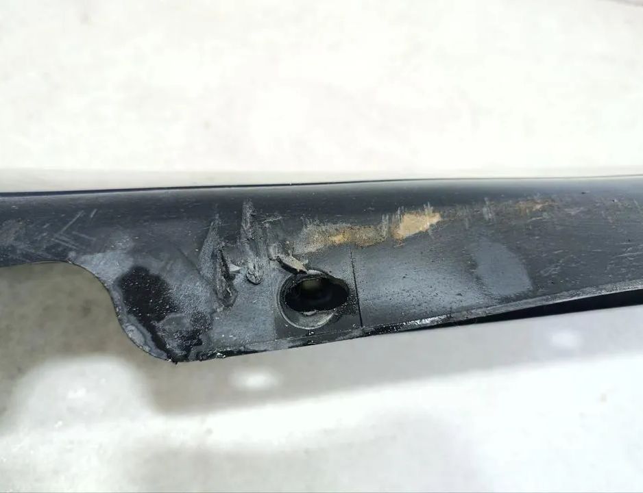 MASERATI GranTurismo 1 generation (2007-2020) Venstre side plastik sideskørtebetræk 080093800 33035326