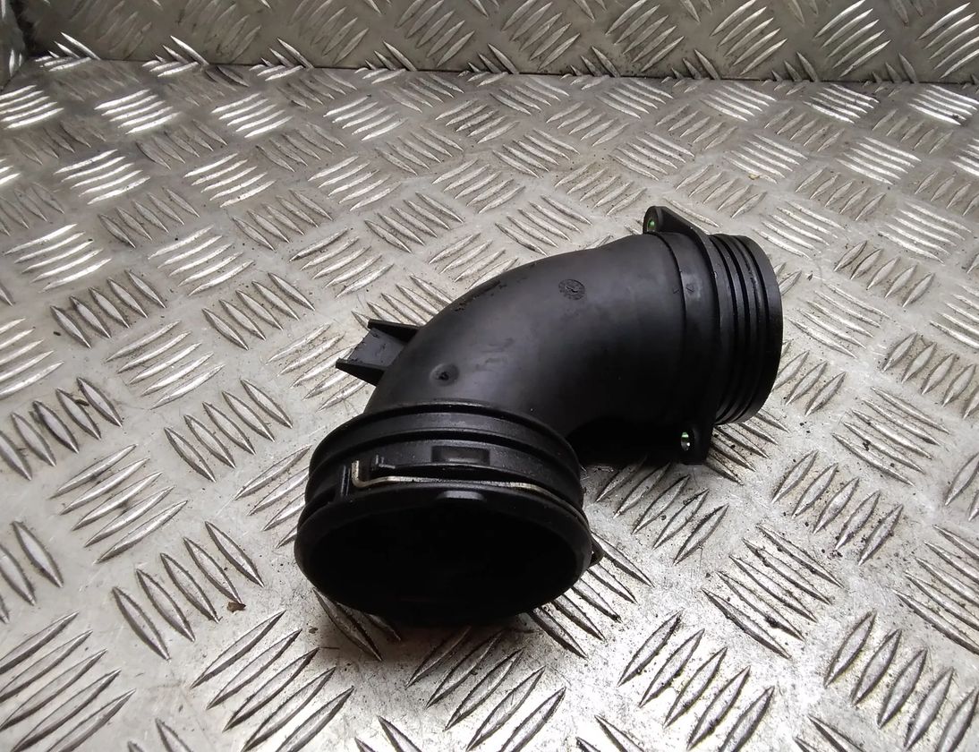 VOLKSWAGEN Touareg 1 generation (2002-2010) Intercooler Slangerør 7l6145795e 13948416