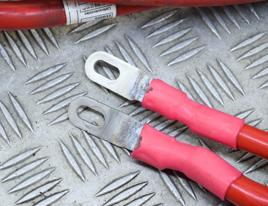 BMW 5 Series G30/G31 (2016-2023) Positivt batterikabel 6807331,6807332 15297463