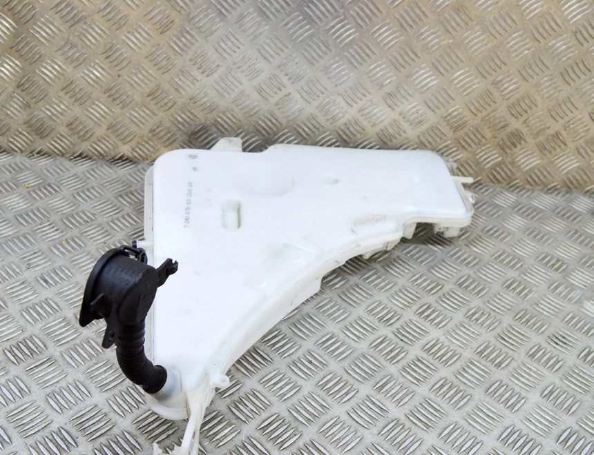 BMW 3 Series F30/F31 (2011-2020) Vinduesvaskertank 7241664,7241671 15483628