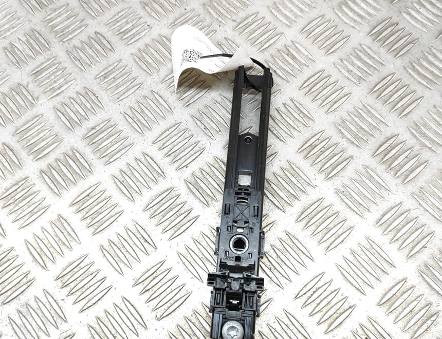 MERCEDES-BENZ C-Class W204/S204/C204 (2004-2015) Højre forreste sikkerhedssele højdejuster A2048600988 22584559