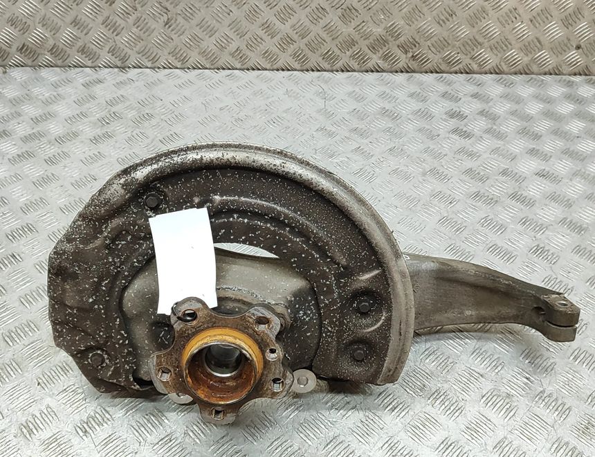 BMW 5 Series G30/G31 (2016-2023) Forreste venstre hjulnav 6884385 29466796