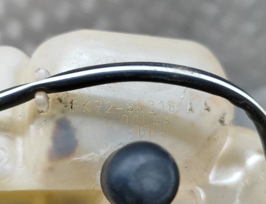 LAND ROVER Range Rover Evoque L538 (1 gen) (2011-2020) Kølevæskeekspansionsbeholder FK72-8K218-AA 30376878