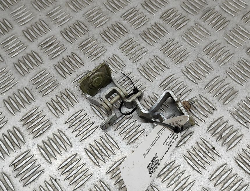 SKODA Octavia 3 generation (2013-2020) Bagagerumsbagklaps hængselsæt venstre højre 5G6827301 30641112