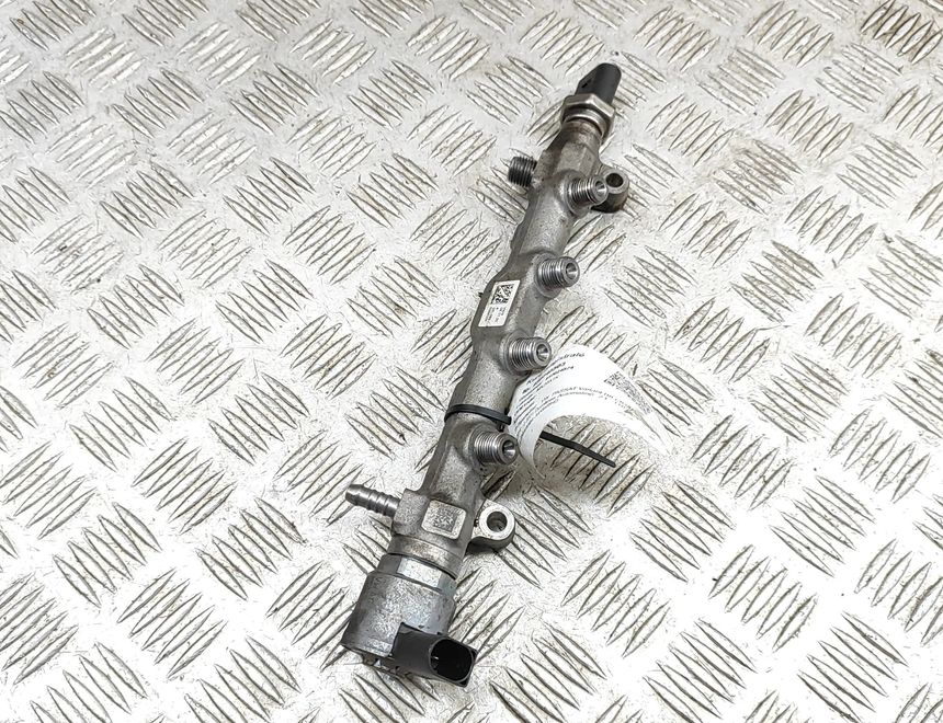 VOLKSWAGEN Passat B8 (2014-2023) Brændstofskinne 05L130089,05L906054A 30746503