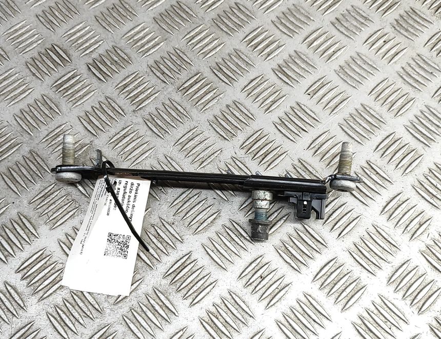 MASERATI Levante 1 generation (2016-2024) Højre forreste sikkerhedssele højdejuster 68102536AB 30752092