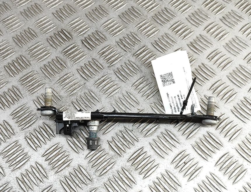 MASERATI Levante 1 generation (2016-2024) Højre forreste sikkerhedssele højdejuster 68102536AB 30752092