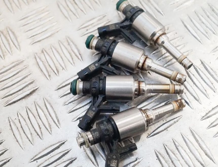 AUDI A4 B8/8K (2011-2016) Brændstofinjektor 06L906036K 3180689