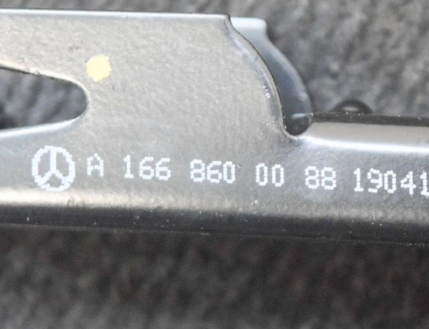 MERCEDES-BENZ GLE W166 (2015-2018) Højre forreste sikkerhedssele højdejuster A1668600088 4083027