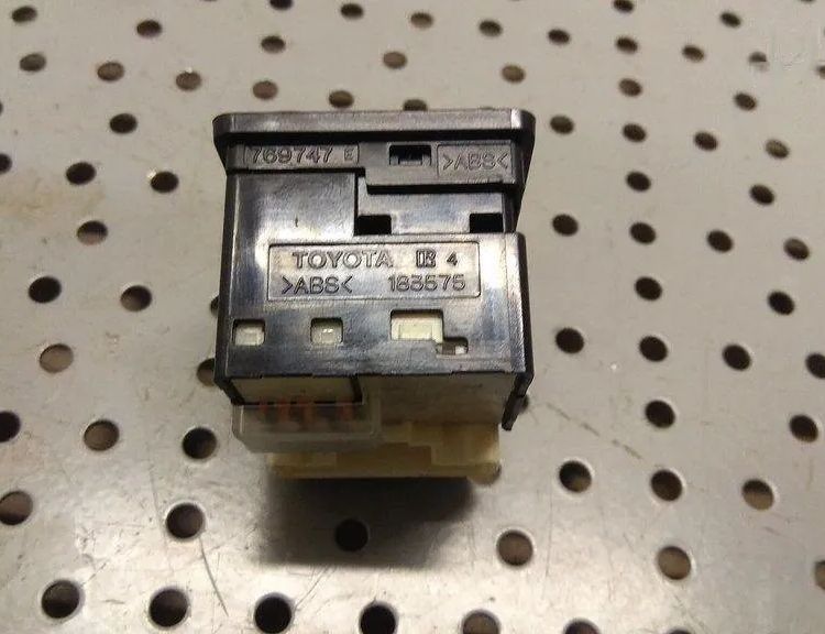 TOYOTA RAV4 3 generation (XA30) (2005-2012) Kontakt til spejljustering 769747,183575 17120885