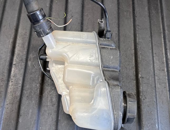 LAND ROVER Range Rover Evoque L538 (1 gen) (2011-2020) Kølevæskeekspansionsbeholder FK728K218AA,3M5H8100AD,D2L4A 32988806