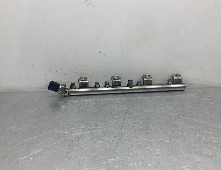 BMW 5 Series F10/F11 (2009-2017) Brændstofskinne 7547600,55R81101,4107873670 21878535