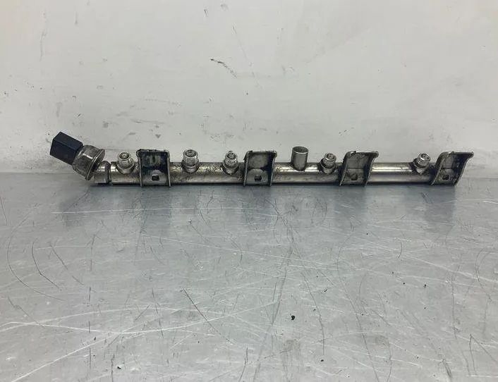 BMW 5 Series F10/F11 (2009-2017) Brændstofskinne 7547600 21878576