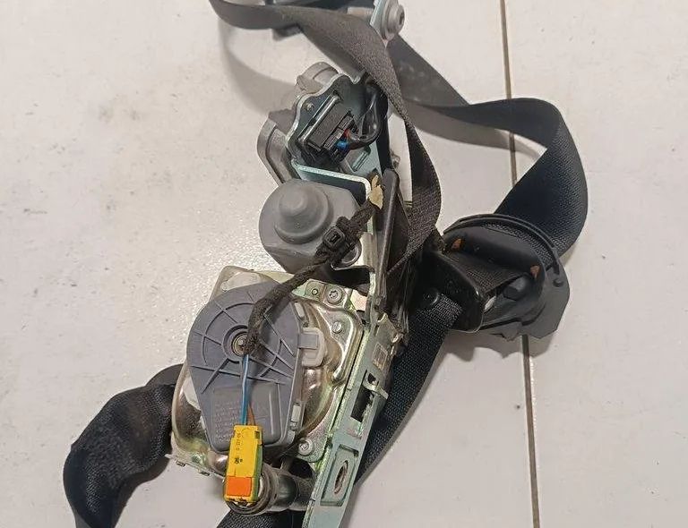 MERCEDES-BENZ E-Class W211/S211 (2002-2009) Forreste højre sikkerhedssele 610035800D 30354268