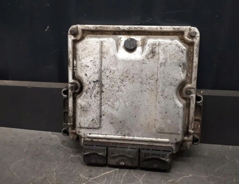 RENAULT Clio 3 generation (2005-2012) Motorkontrolenhed ECU 0281011325 30129984