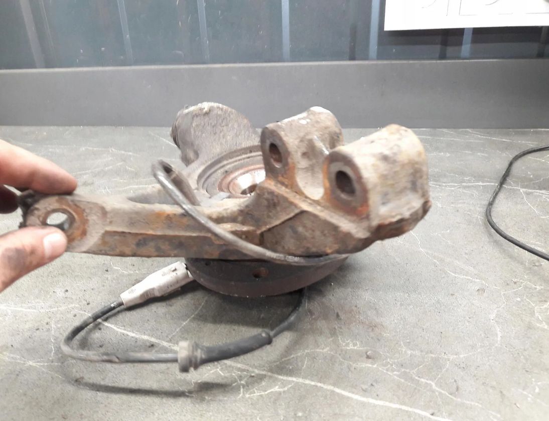 CITROËN C3 Picasso 1 generation (2008-2016) Forreste venstre hjulnav 30176793