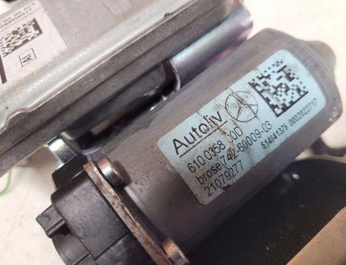 MERCEDES-BENZ C-Class W204/S204/C204 (2004-2015) Venstre forreste sikkerhedssele 616424600,011R0000,610035800D 27059380