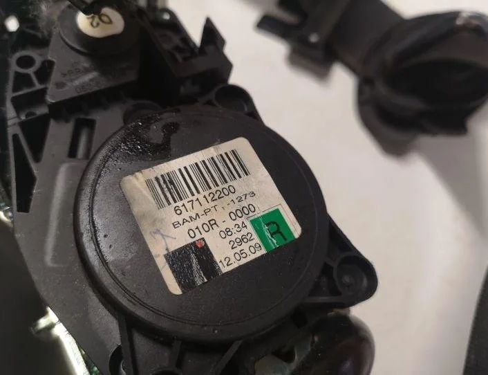 MERCEDES-BENZ E-Class W212/S212/C207/A207 (2009-2016) Venstre forreste sikkerhedssele 617112200,010R0000,610035800C 27066669