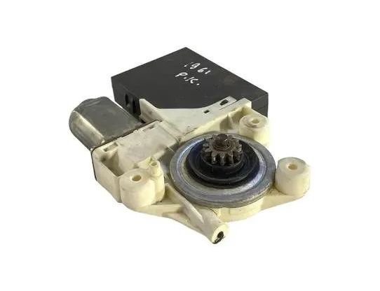 VOLVO V50 1 generation (2003-2012) Forreste venstre dør vinduesregulator motor 30737675 27129383