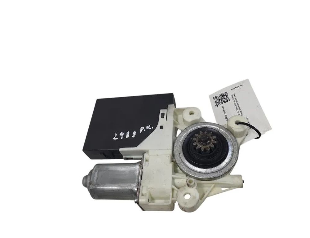 VOLVO V50 1 generation (2003-2012) Forreste venstre dør vinduesregulator motor 30737675 31261341