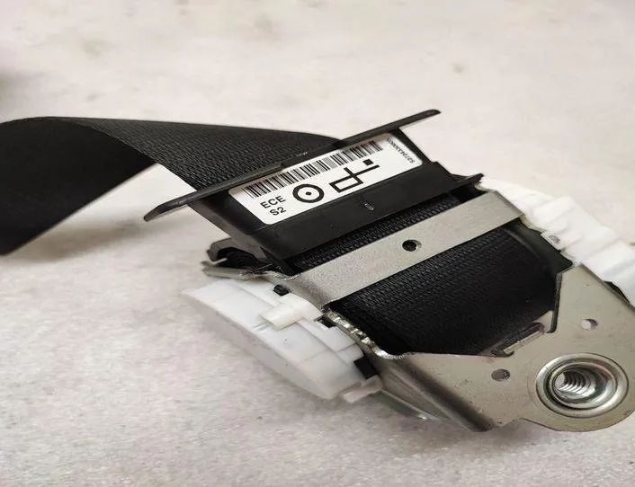 BMW 4 Series F32/F33/F36 (2013-2020) Forreste højre sikkerhedssele 33052214 27442959