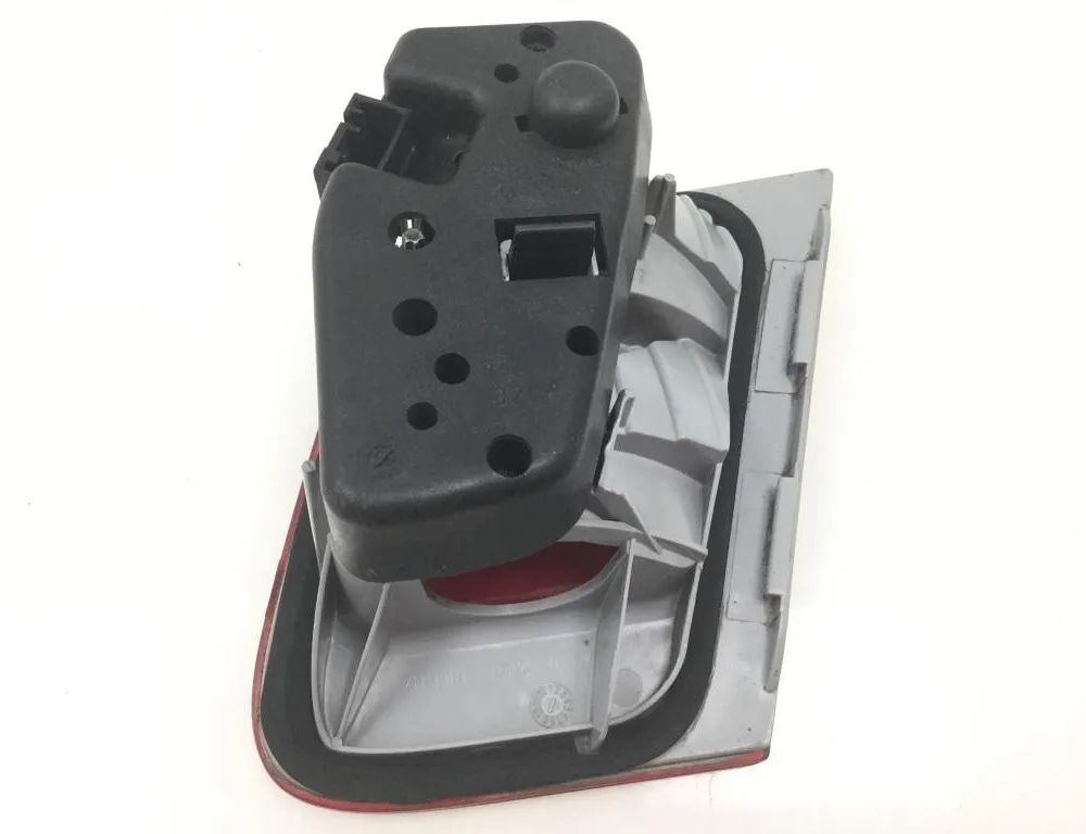 BMW 3 Series E46 (1997-2006) Højre side bagklap Baglygte 6907945 32904368