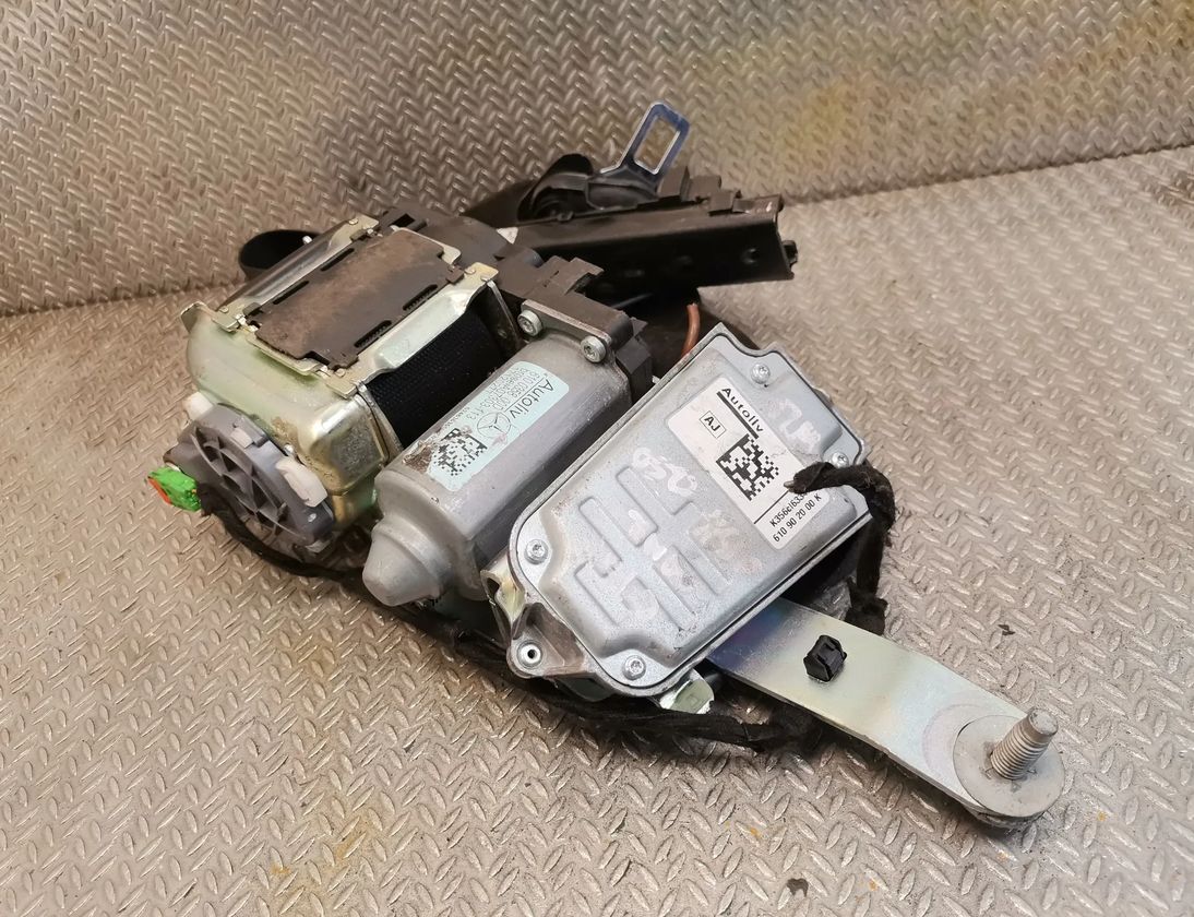 MERCEDES-BENZ C-Class W204/S204/C204 (2004-2015) Forreste højre sikkerhedssele 2048602686,A2048602686 15027590