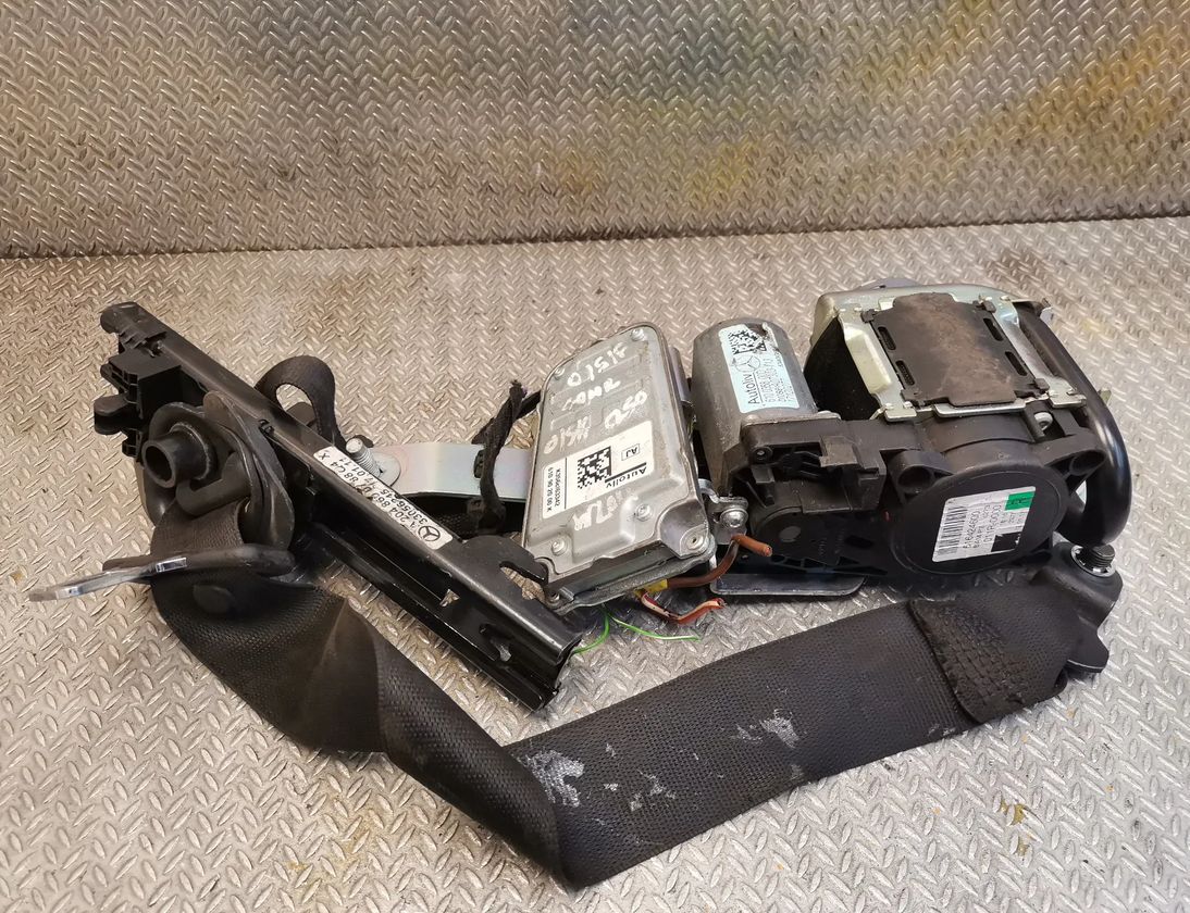 MERCEDES-BENZ C-Class W204/S204/C204 (2004-2015) Forreste højre sikkerhedssele 2048602686,A2048602686 15027590
