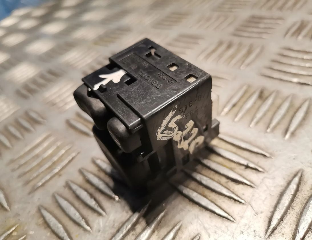 LEXUS IS XE20 (2005-2013) Kontakt til spejljustering 183575 17808143