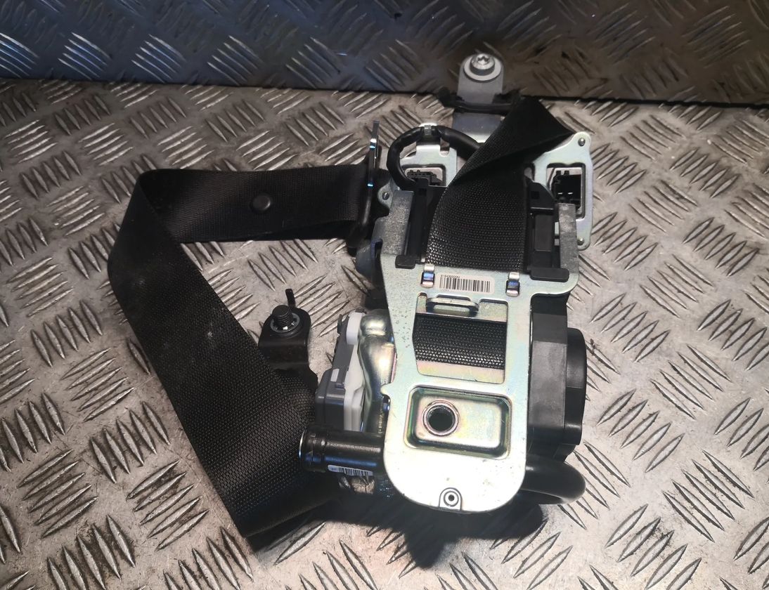 MERCEDES-BENZ C-Class W204/S204/C204 (2004-2015) Forreste højre sikkerhedssele 2048602686,A2048602686 25158325