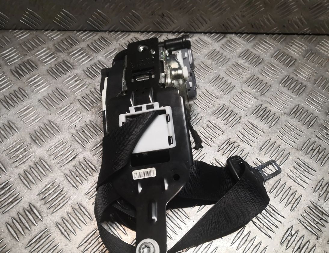 MERCEDES-BENZ C-Class W204/S204/C204 (2004-2015) Forreste højre sikkerhedssele 2048602286,A2048602286 28260674