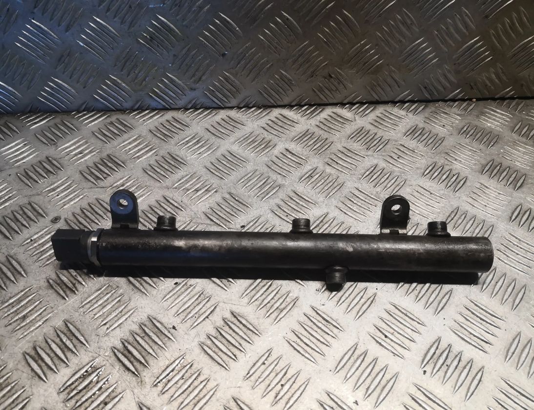 CHRYSLER 300C 1 generation (2005-2011) Højre side brændstofskinne 6420700695,A6420700695 31720199