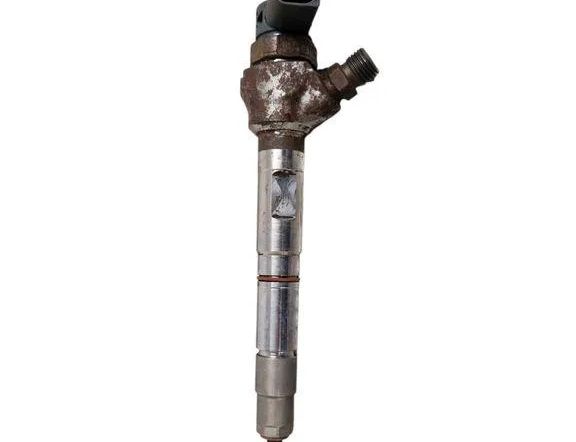 VOLKSWAGEN Passat B7 (2010-2015) Brændstofinjektor 04L130277A,0445110471 32958139