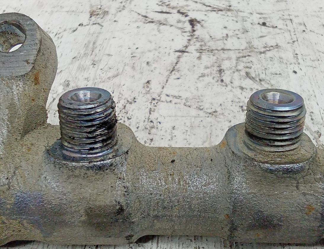 VOLKSWAGEN Caddy 3 generation (2004-2015) Brændstofskinne 03L130089P 27668224