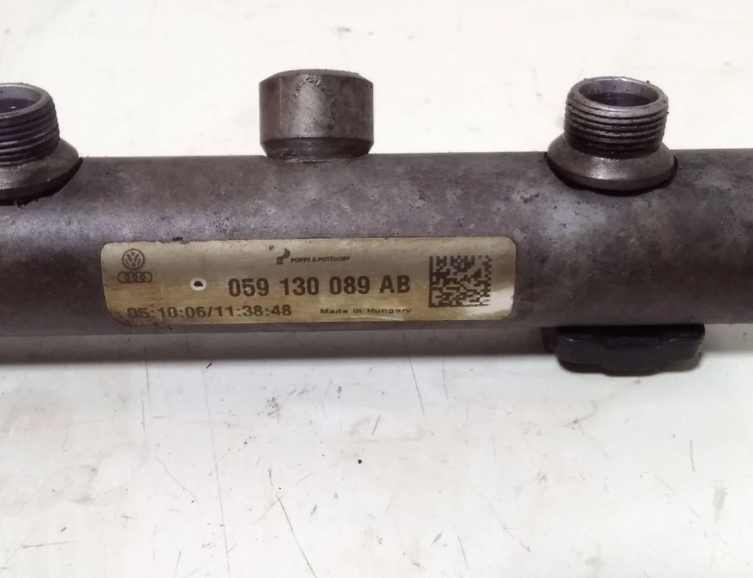 AUDI A6 allroad C6 (2006-2011) Brændstofskinne 059130089AB 28629016