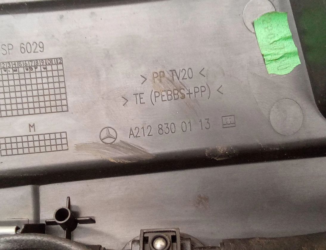 MERCEDES-BENZ E-Class W212/S212/C207/A207 (2009-2016) Front viskerkappe Trim A2128300113 28696169