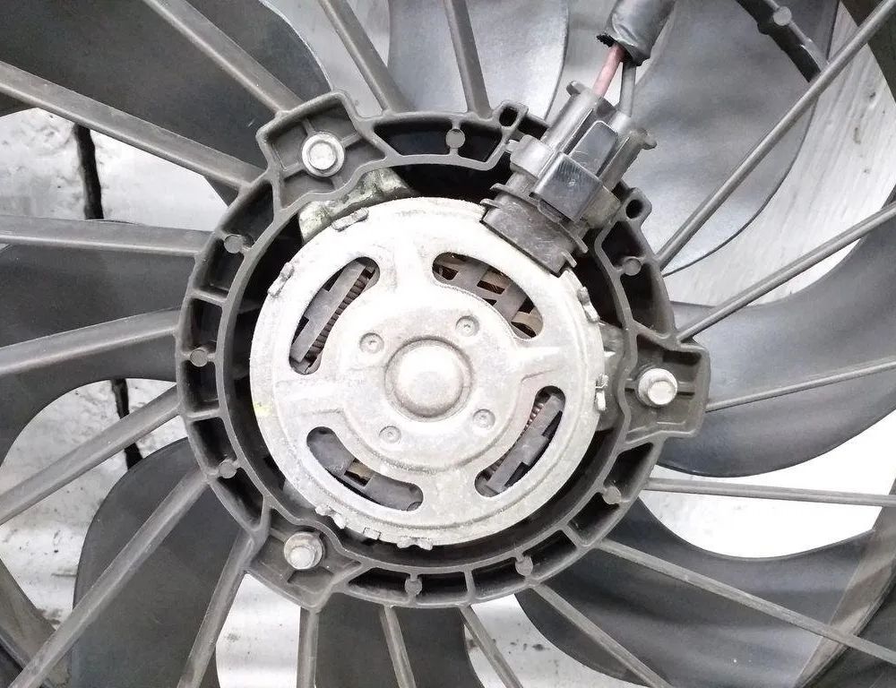 OPEL Movano 2 generation (B) (2010-2021) Motor Køleblæser Køler 214815872R 31614534