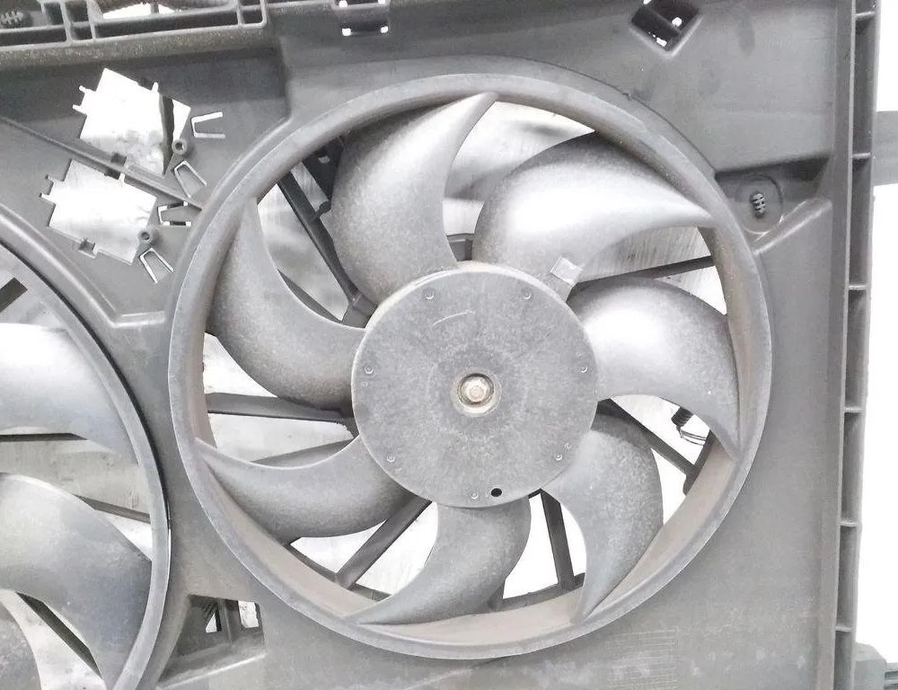 OPEL Movano 2 generation (B) (2010-2021) Motor Køleblæser Køler 214815872R 31614534