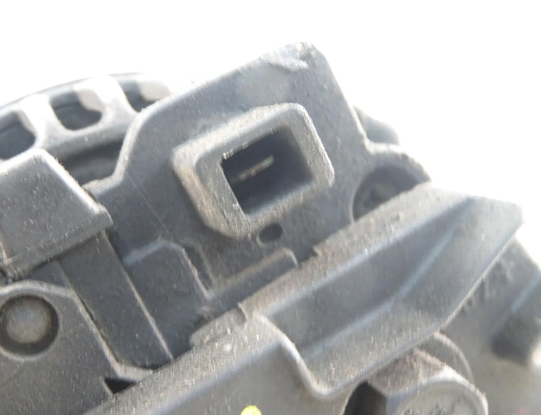 VOLVO S80 1 generation (1998-2006) Generator 0124525014,8622786 31722143