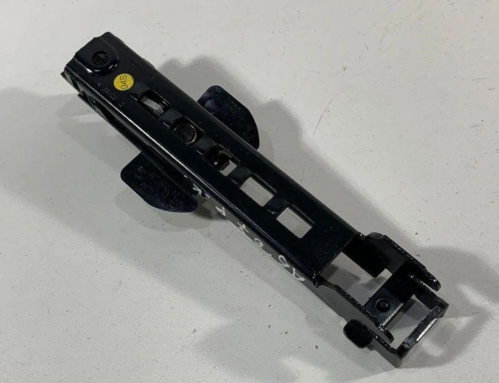 AUDI A3 8P (2003-2013) Forreste venstre sikkerhedssele højdejusterer 8E0857833E 30672754