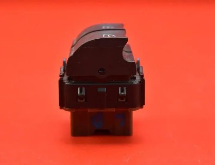 DACIA Duster 2 generation (2017-2024) Forreste venstre dør vindueskontakt 254113300R 22100060