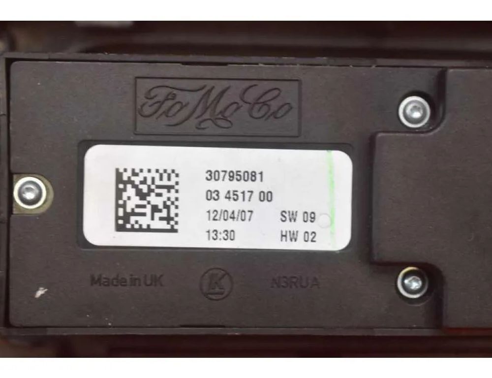 VOLVO V50 1 generation (2003-2012) Forreste venstre dør vindueskontakt 30795081 27689248