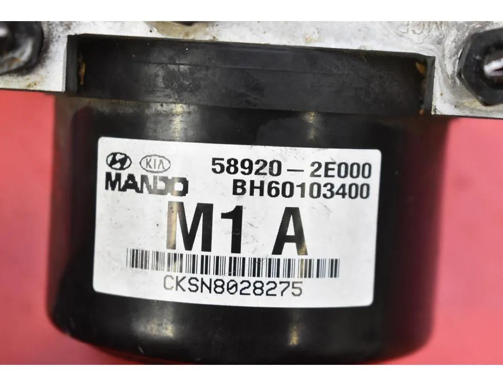 HYUNDAI Tucson 1 generation (2004-2010) ABS pumpe 58920-2E000 32624041
