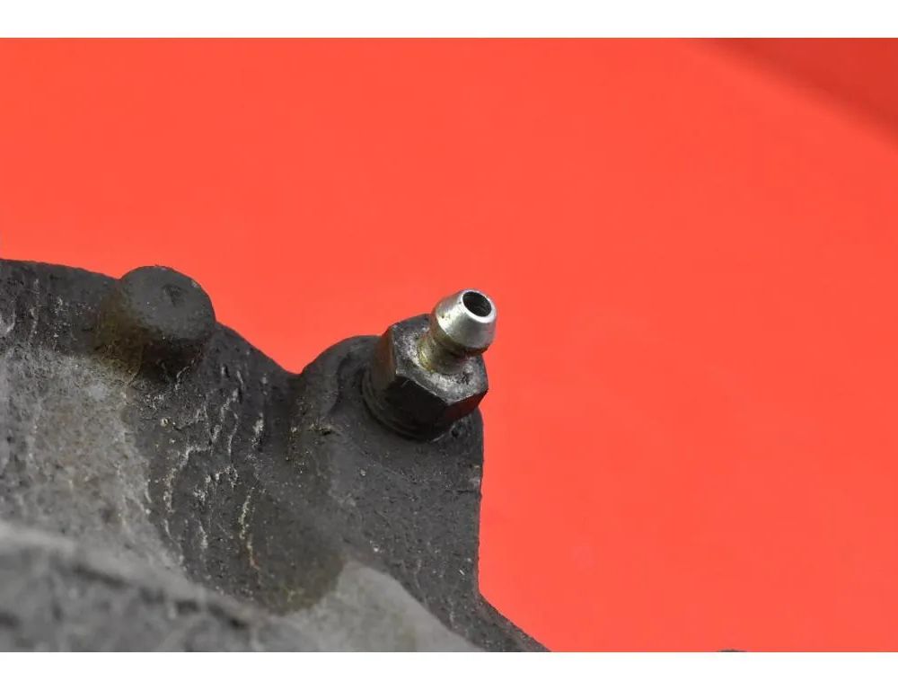 NISSAN Juke YF15 (2010-2020) Venstre forreste bremsekaliber 32992012