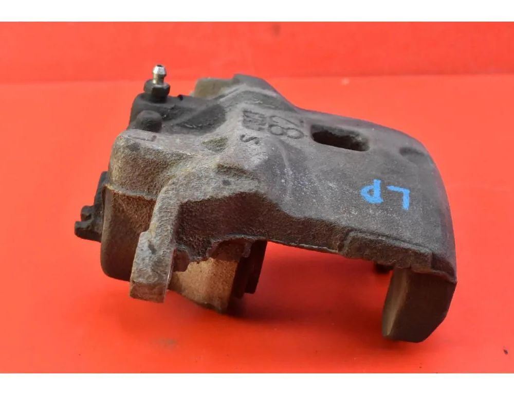 NISSAN Juke YF15 (2010-2020) Venstre forreste bremsekaliber 32992012