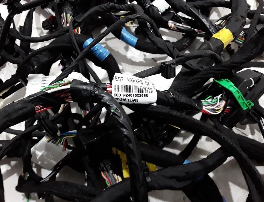 DACIA Duster 2 generation (2017-2024) Indvendigt ledningsnet (venstre) 240100309S 31453670