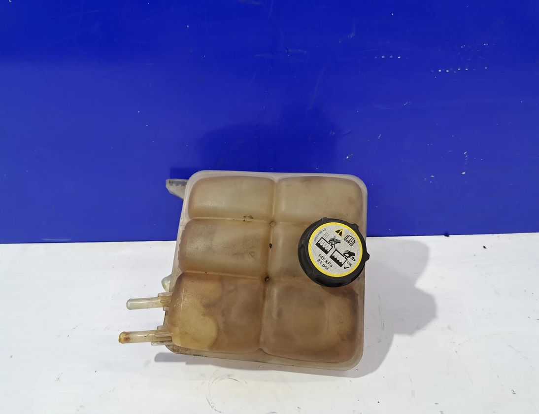 VOLVO V50 1 generation (2003-2012) Ekspansionsbeholder 30776150 31931269