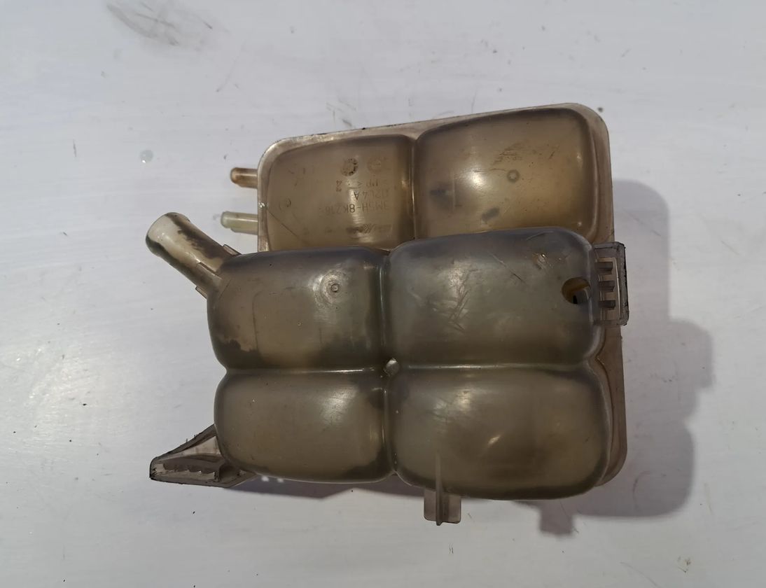 VOLVO V50 1 generation (2003-2012) Ekspansionsbeholder 30776150 31931269