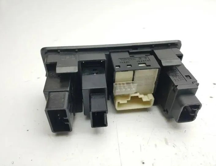 TOYOTA Avensis 2 generation (2002-2009) Afbrydere 183575,777669 26430373